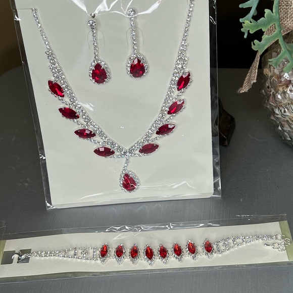 Red Rhinestone 3 pc. costume jewelry set; PROM/BRIDAL - Picture 3 of 5